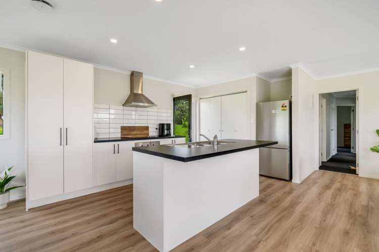 4 Gillespie Drive Baylys Beach_10