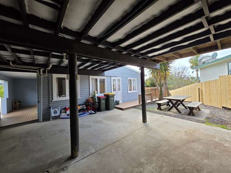 2A Holiday Road Stanmore Bay_10