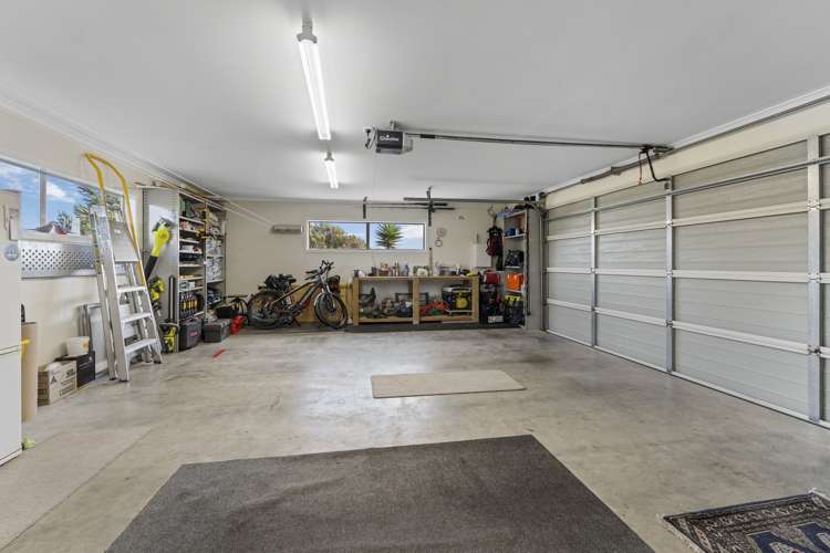 11 Byron Brown Place Otaki Beach_16