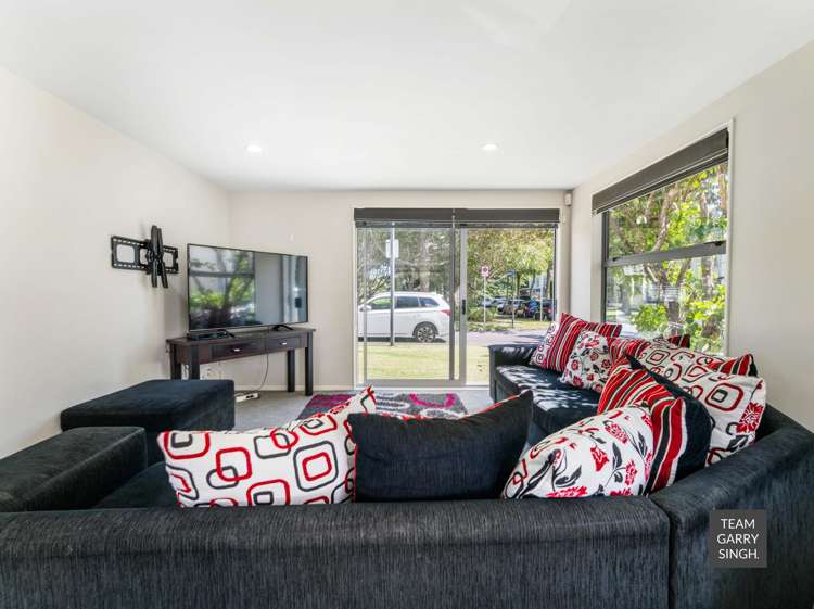 30 Phar Lap Crescent Takanini_3