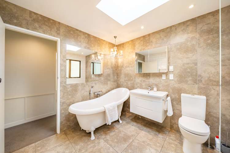 15 Longitude Place Whitby_26