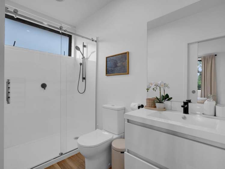 73A Houchens Road Glenview_18