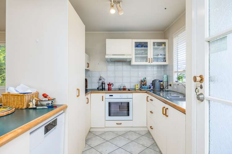 30 Matapouri Road Mangere Bridge_12