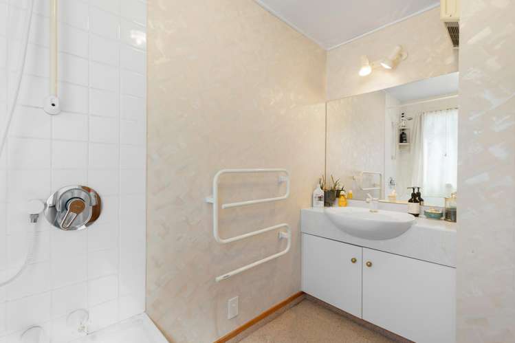 7 Suburb Street Queenstown_17