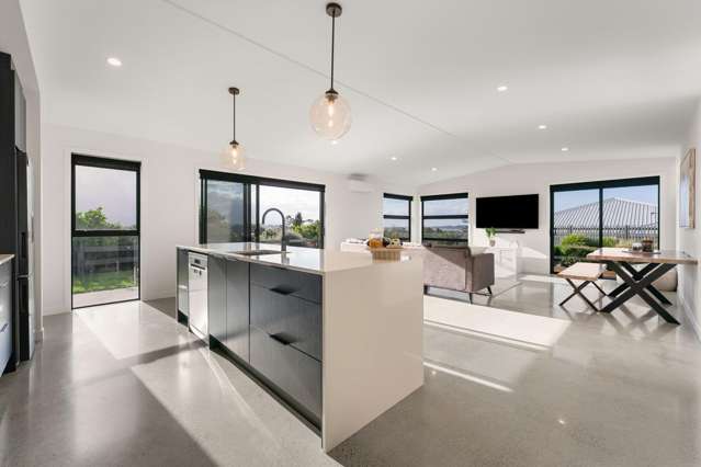 Architectural Elegance and Stunning Vista's