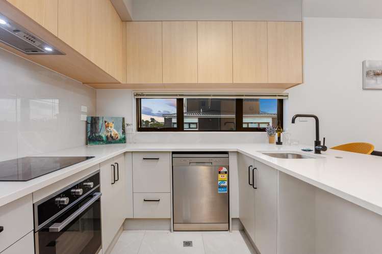 4/43A Waimumu Road Massey_17