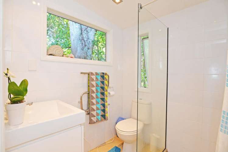 35 Kauri Point Road Laingholm_10