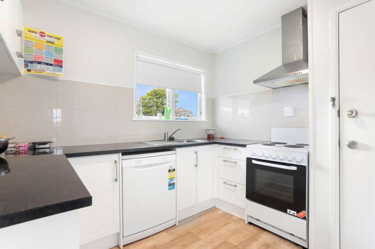 38 Hobart Crescent Wattle Downs_6