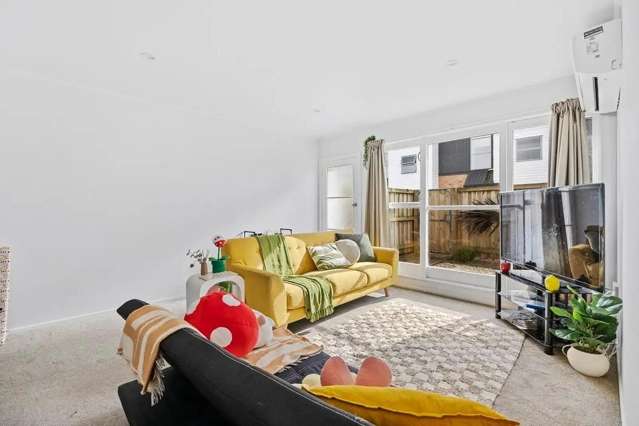 2 bedroom 1 bathroom 1 off street parking