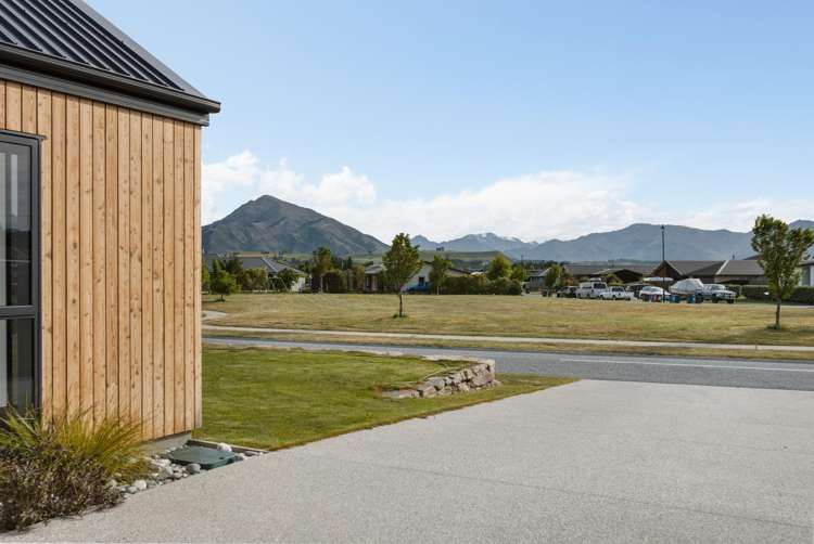 3 Pepperwood Green Albert Town_25