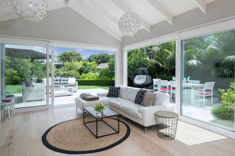 28a Marine Parade Mellons Bay_4