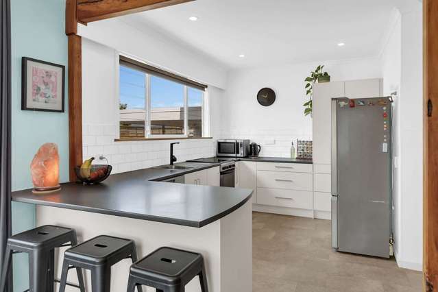 4 Belvedere Crescent Takaro_2