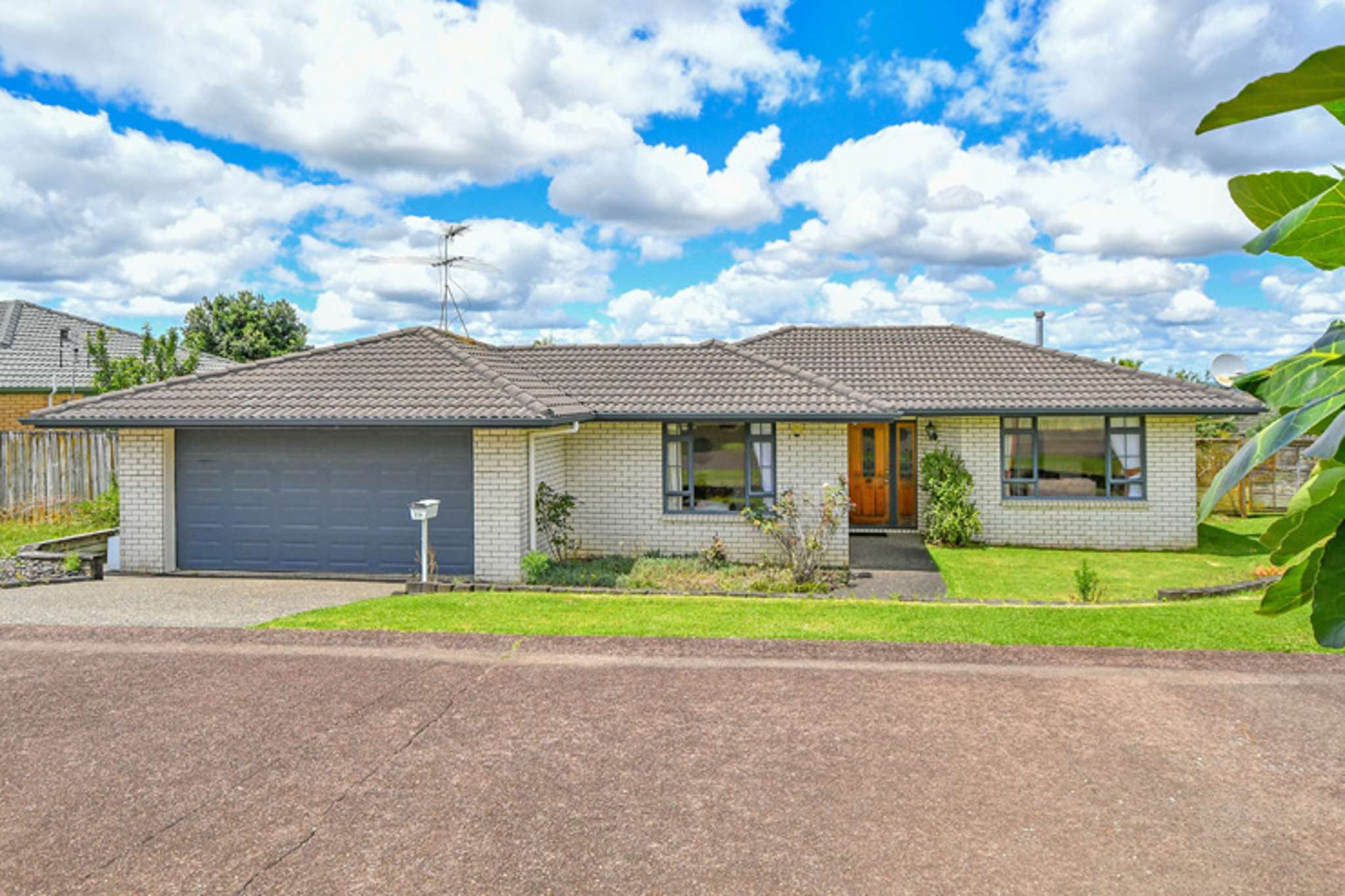 'Pull the trigger': First home buyers pack South Auckland auctions in search of 'discounts'