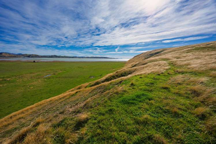 Corner Marfells Beach and Clifford Roads Lake Grassmere_23