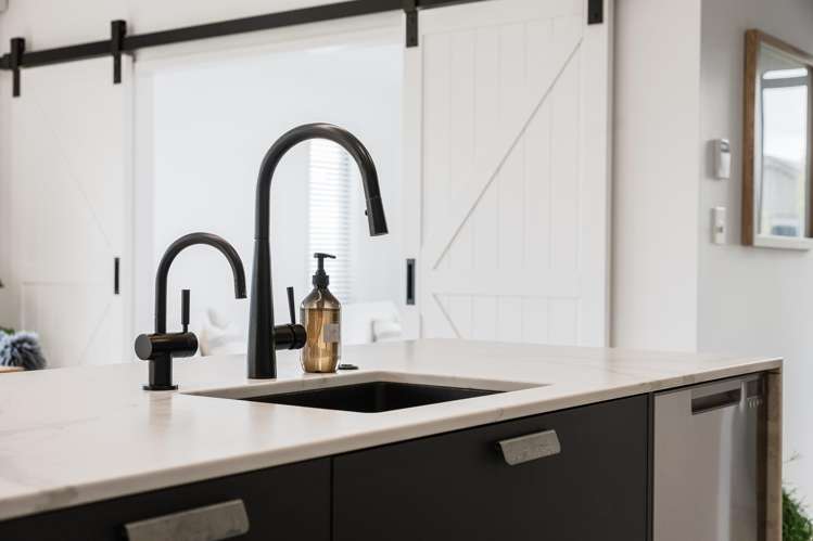 8 Walter Lawry Road Paerata_10