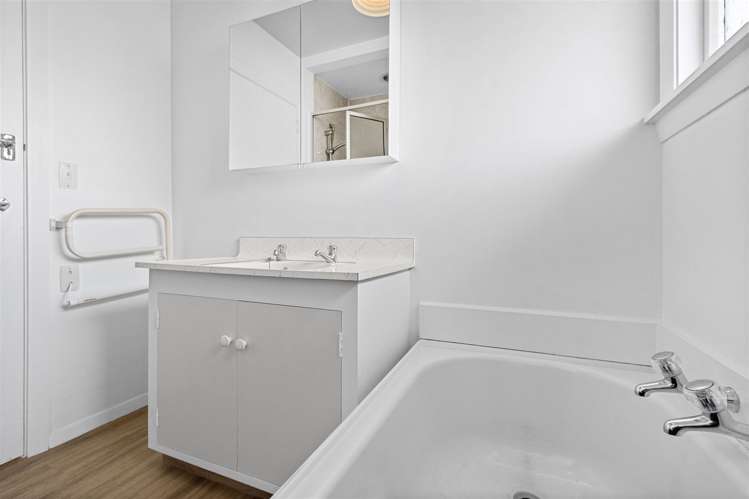 77 Halberg Street Dallington_10