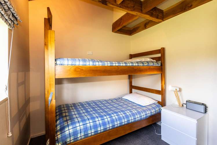 14 Tawa Street Ohakune_16