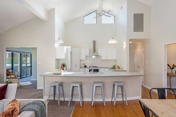 15 Strachan Way Highbury_1