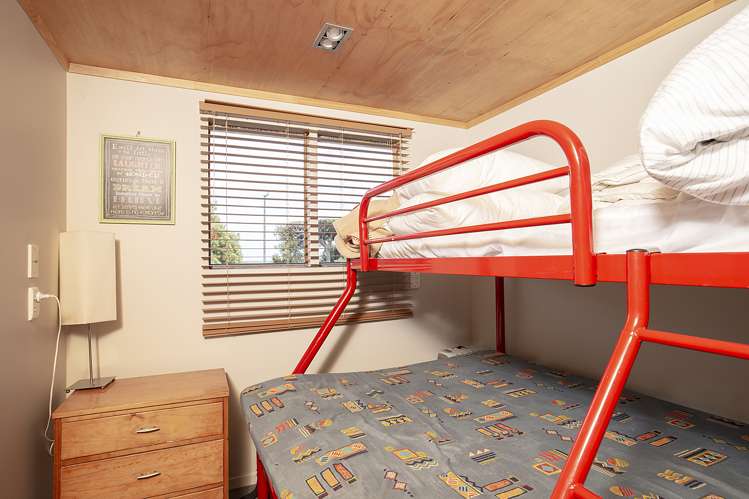 6 Sandy Bay Drive Mataikona_12