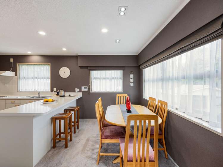 22 Splitt Avenue Glenview_5