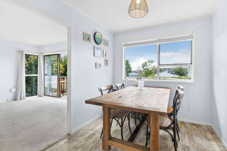 2 Surman Place Glen Eden_16