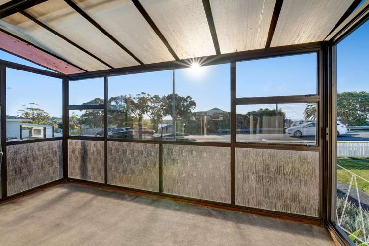 2/941 Whangaparaoa Road Manly_11
