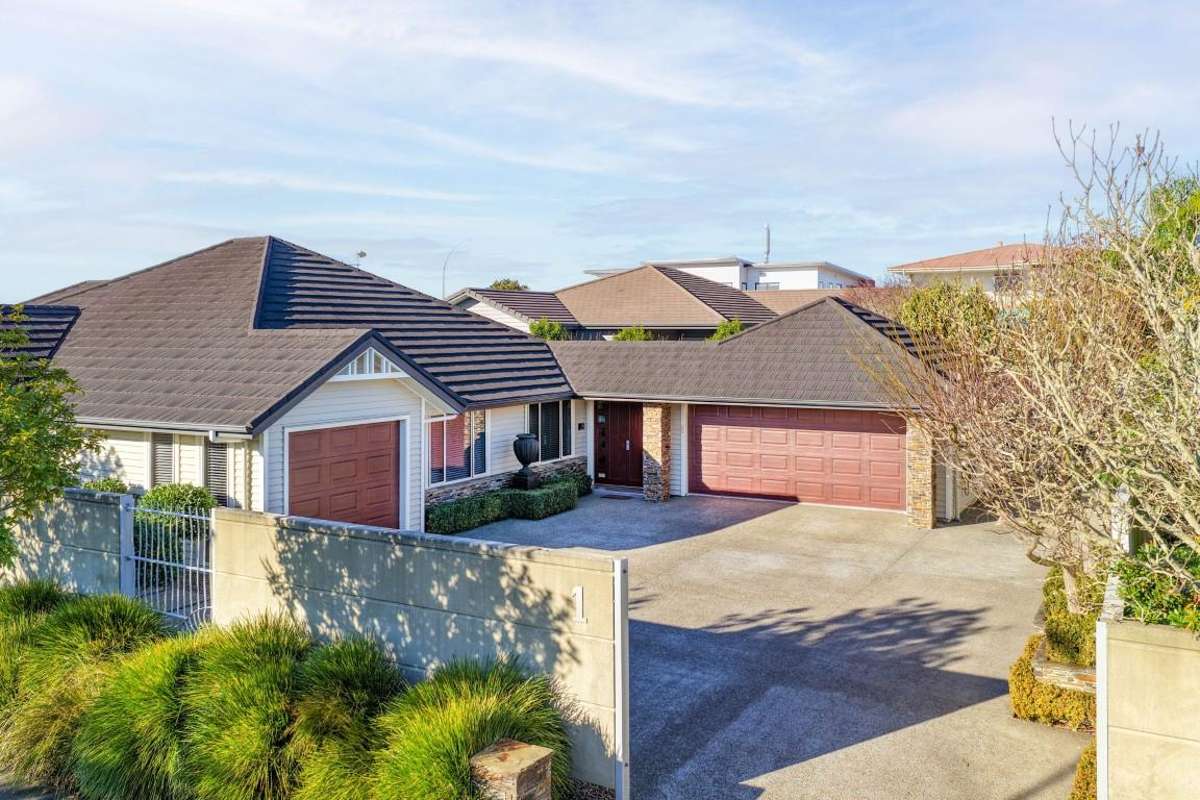1 Featherstone Drive_0
