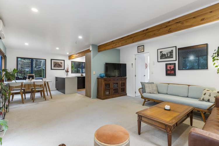 2/15 Emirau Place Glenfield_7