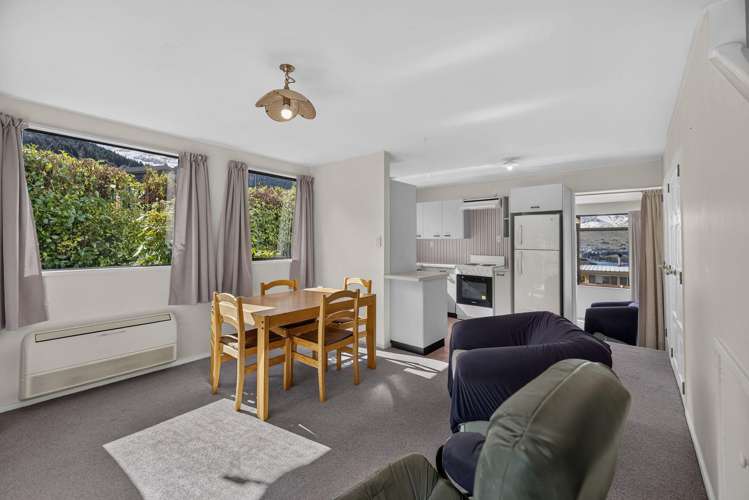 8B Wynyard Crescent Fernhill_4