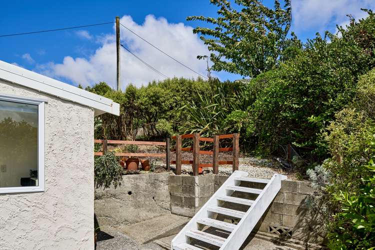 44 Raroa Terrace Tawa_13