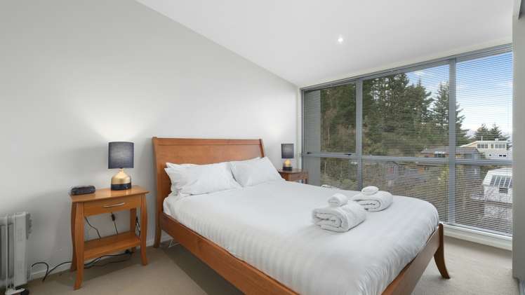 2a Vancouver Drive Queenstown_12