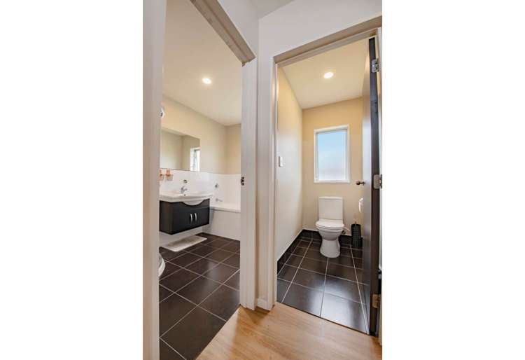 4 Riverglade Parkway Te Atatu South_10