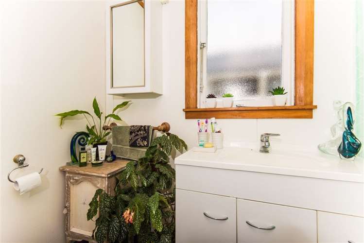 93 Ross Street Lyall Bay_7