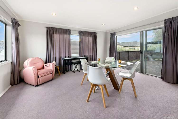 31 Bradbury Road Botany Downs_9