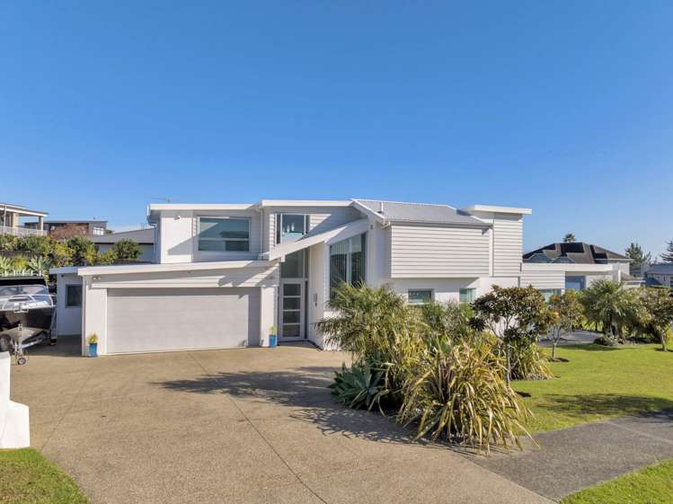 32 Intrepid Crescent Beachlands_22