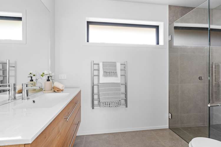 27 Saint Michael Crescent One Tree Point_23