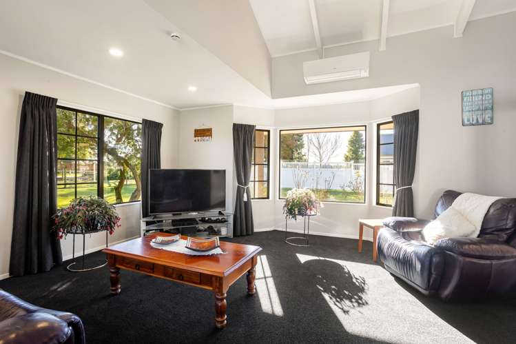 64 Athlone Drive Cambridge_18