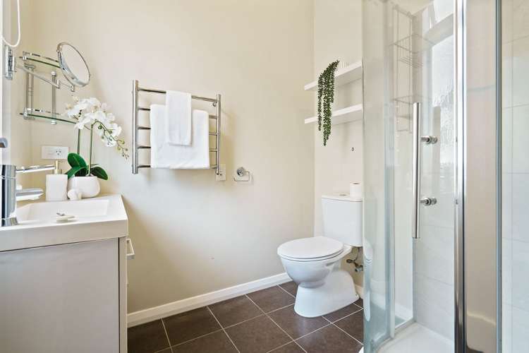 3 Bernard Street Avenues_16