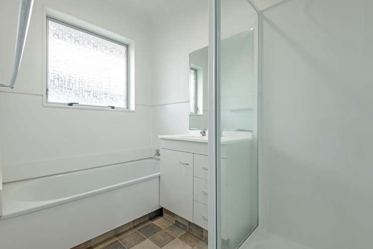 10 Hollows Crescent Takaro_8