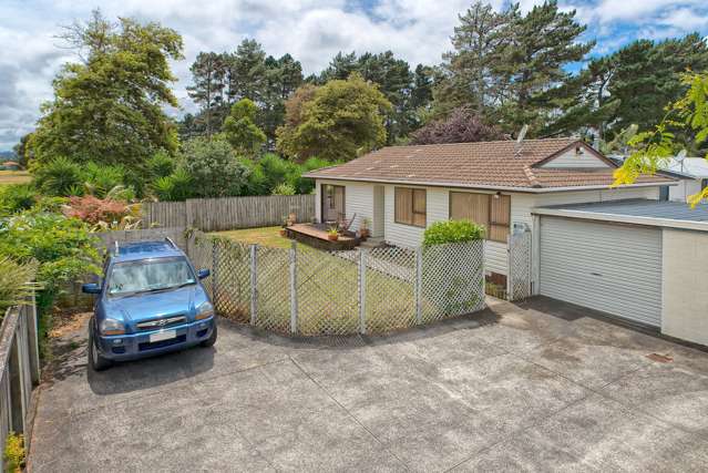 2/147 Carnoustie Drive Wattle Downs_1