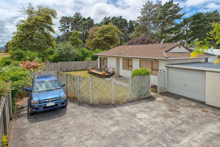 2/147 Carnoustie Drive Wattle Downs_1