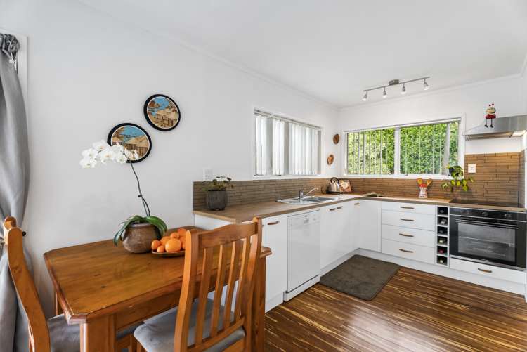 2/7 Hedge Row Sunnyhills_6