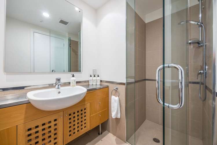 1A/22 Pakenham Street East Auckland Central_24