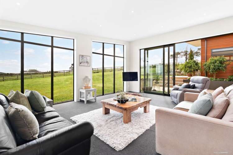 4 Lawrence Carter Drive Bombay_12