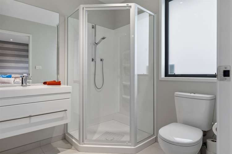 5 Eden Crescent Brookfield_16