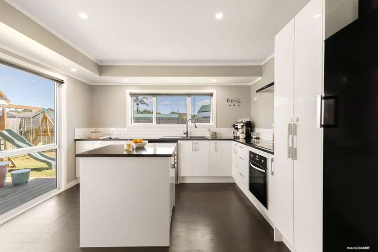 96B Racecourse Road_3