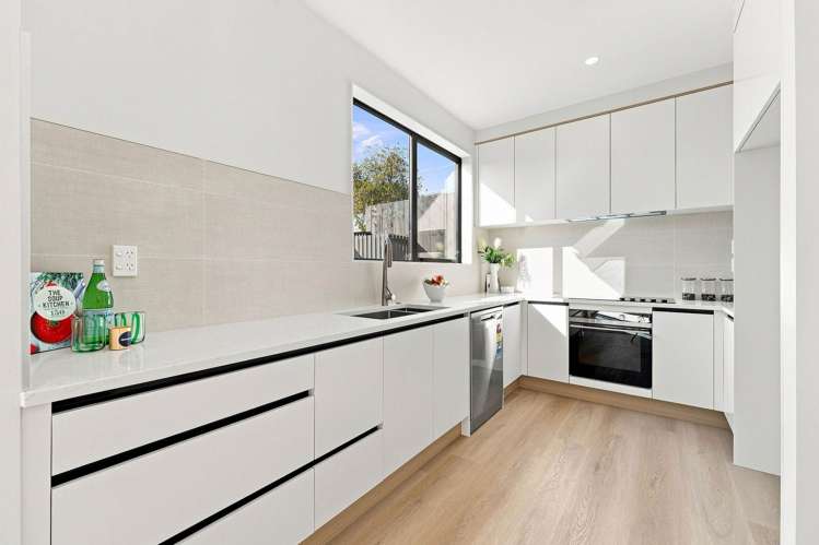 12A & 12E Roseberry Avenue_3
