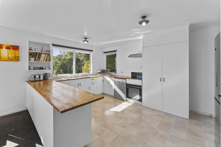 27 Idesia Grove Richmond_18