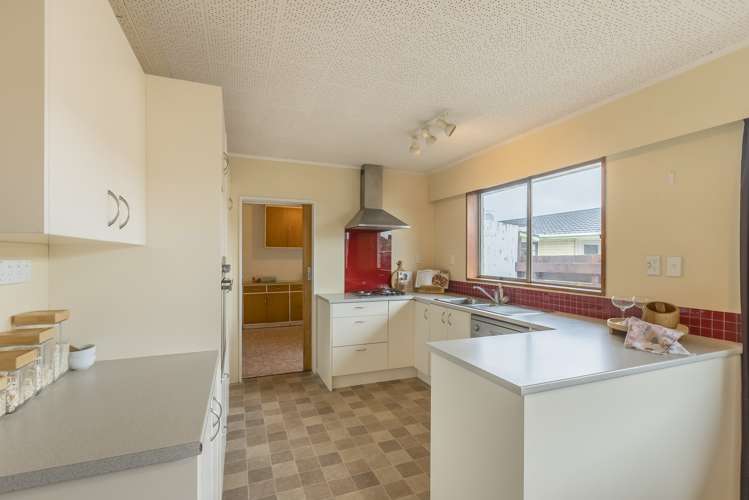 1/102 Hillcrest Road Raumati Beach_8