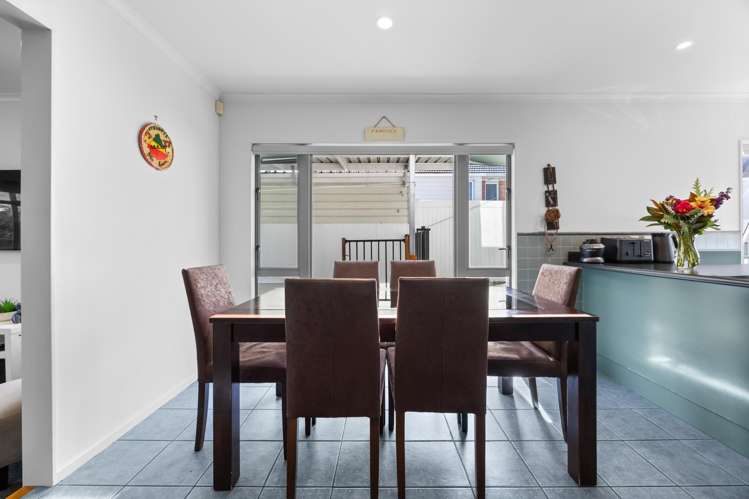 6 Toru Street Te Atatu Peninsula_10
